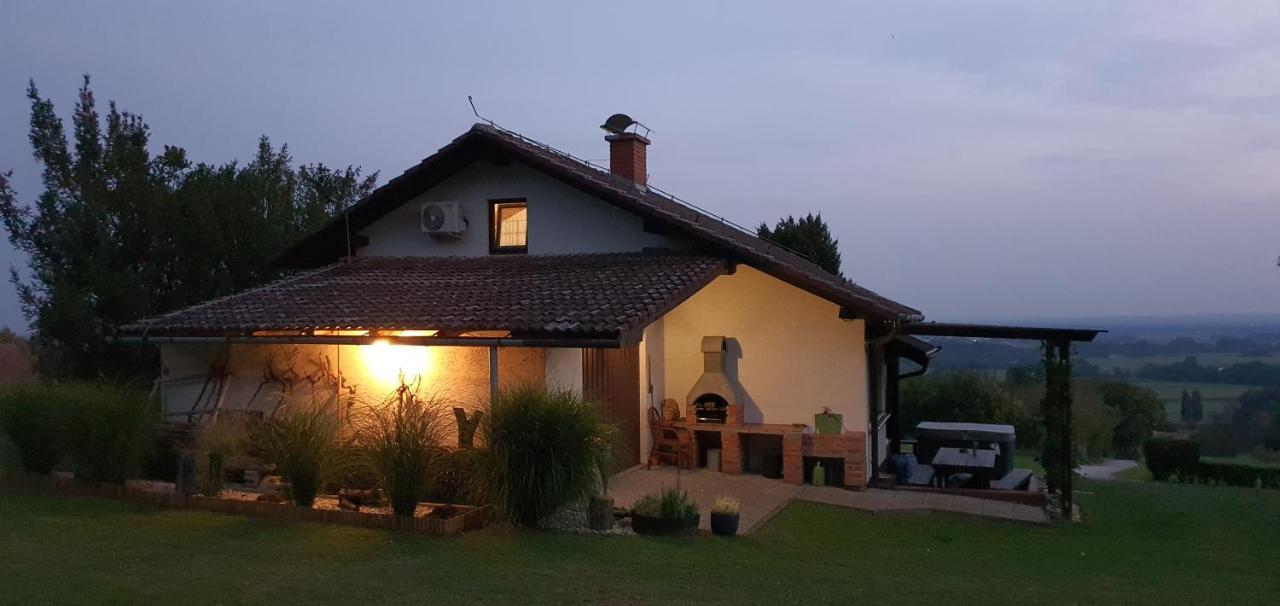 Holiday House Vilana Puconci Zewnętrze zdjęcie